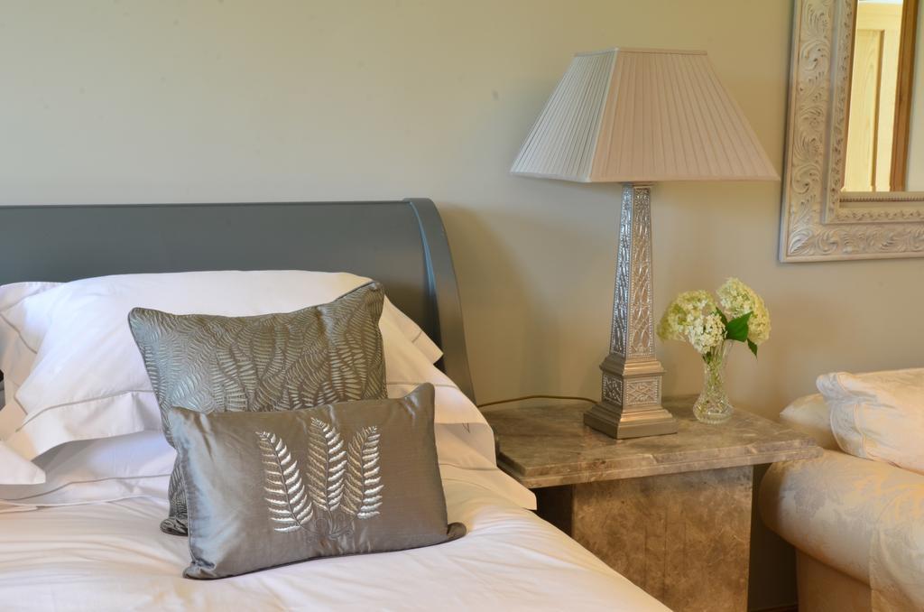 Llwyn Helyg Country House Guest House Carmarthen Bilik gambar