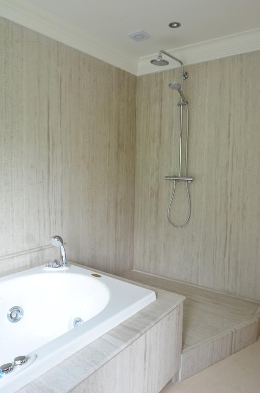 Llwyn Helyg Country House Guest House Carmarthen Bilik gambar